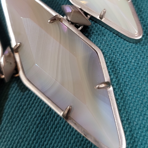 IRIDESCENT WHITE BANDED AGATE NECKLACE SILVER NWT - Picture 8 of 15